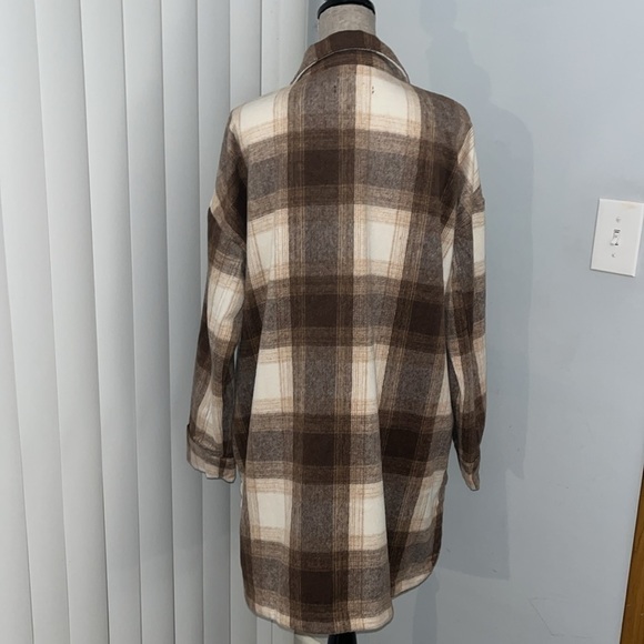 Banana Republic Womens
Shirt Jacket Brown Plaid
Shacket Oversized XL & Large - Picture 7 of 13
